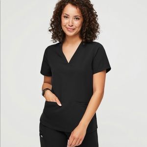 FIGS SCRUB TOP- Black